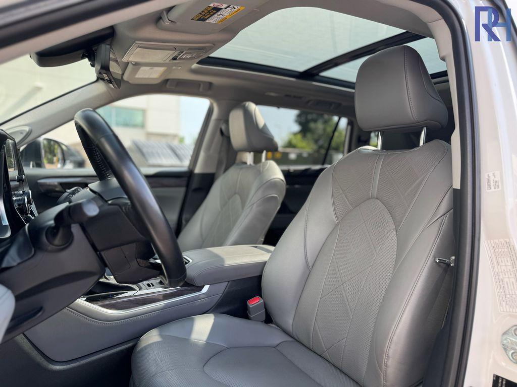 used 2023 Toyota Highlander car, priced at $42,736