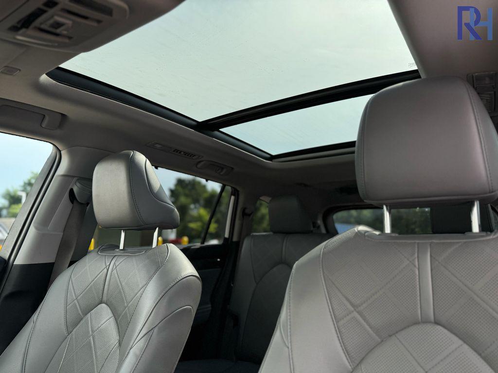 used 2023 Toyota Highlander car, priced at $42,736