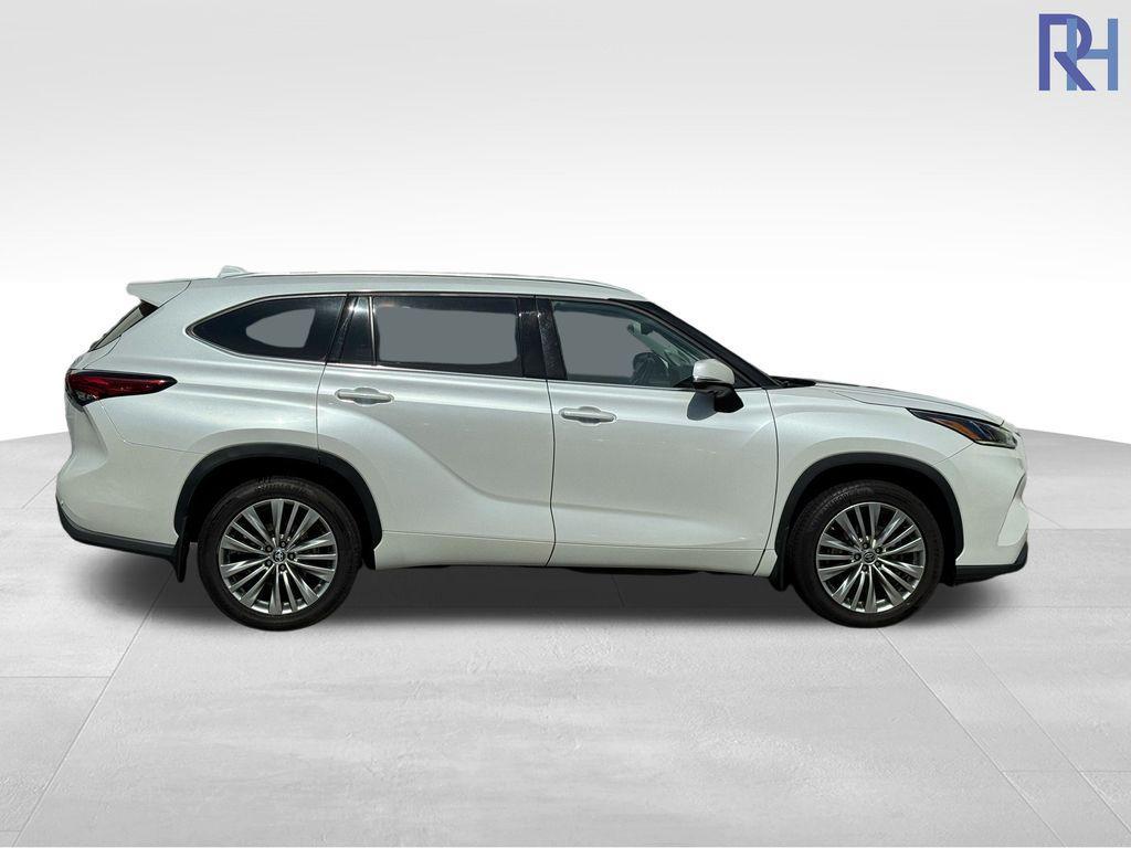 used 2023 Toyota Highlander car, priced at $42,736