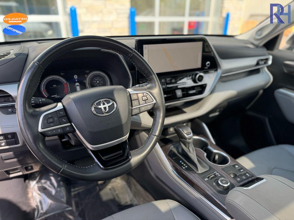 used 2023 Toyota Highlander car, priced at $42,736