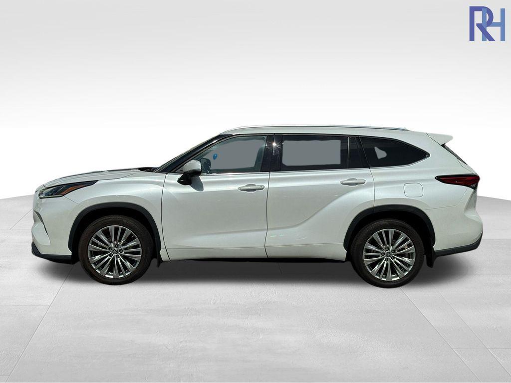 used 2023 Toyota Highlander car, priced at $42,736