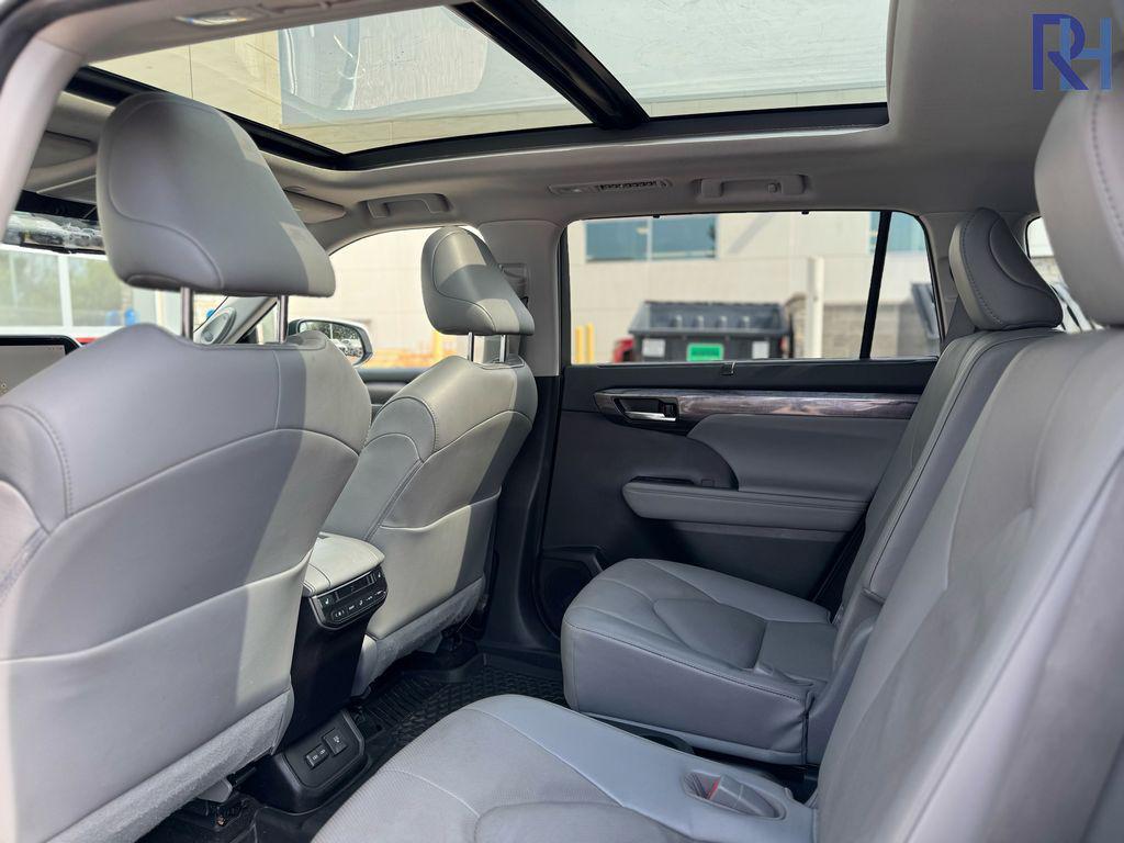 used 2023 Toyota Highlander car, priced at $42,736