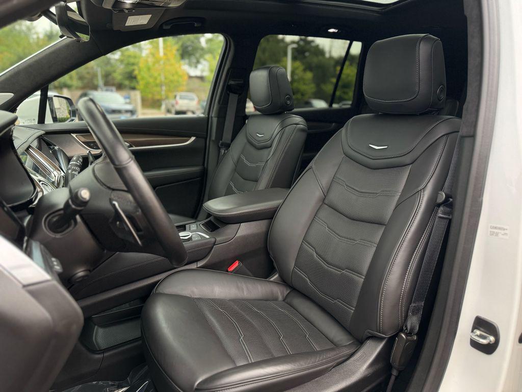 used 2024 Cadillac XT6 car, priced at $47,646