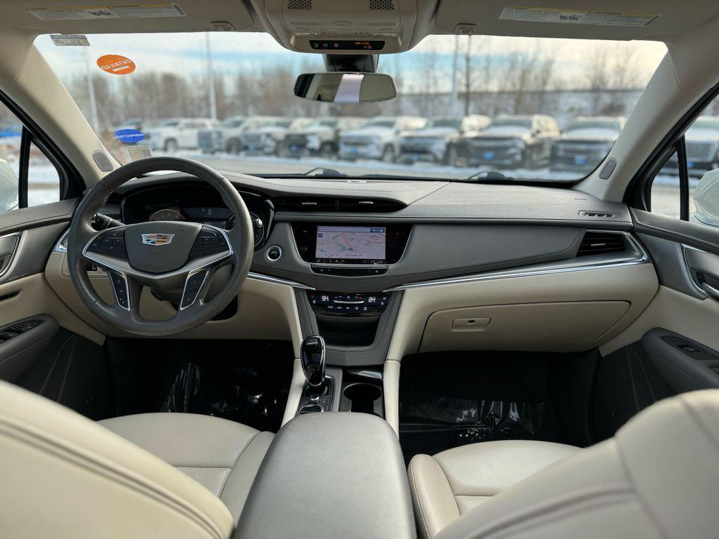 used 2022 Cadillac XT5 car, priced at $28,343