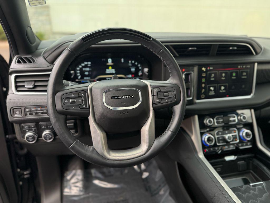 used 2024 GMC Yukon XL car, priced at $70,434