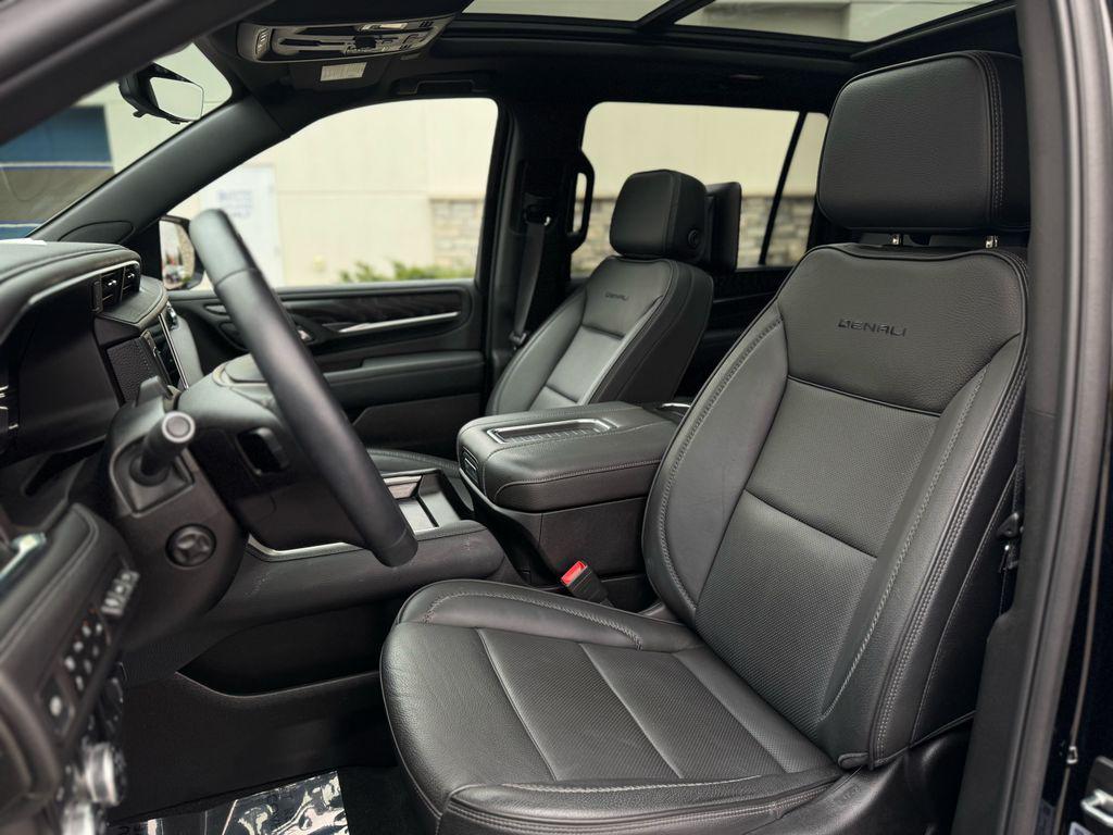 used 2024 GMC Yukon XL car, priced at $70,434