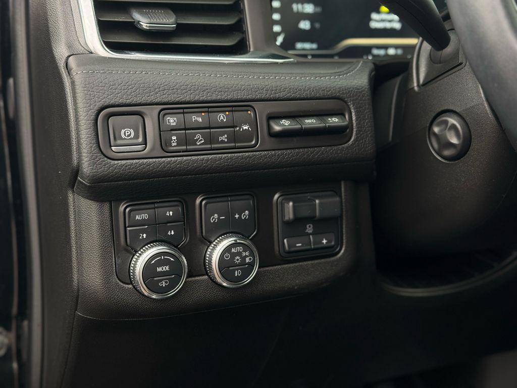 used 2024 GMC Yukon XL car, priced at $70,434