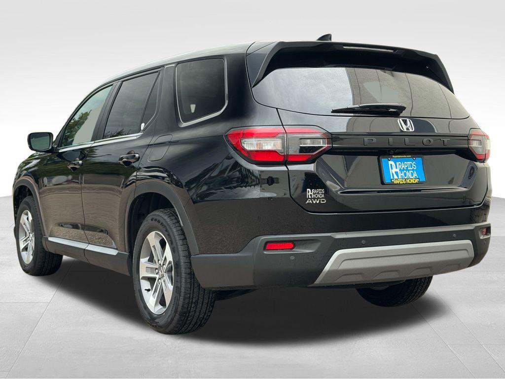 used 2025 Honda Pilot car, priced at $42,086