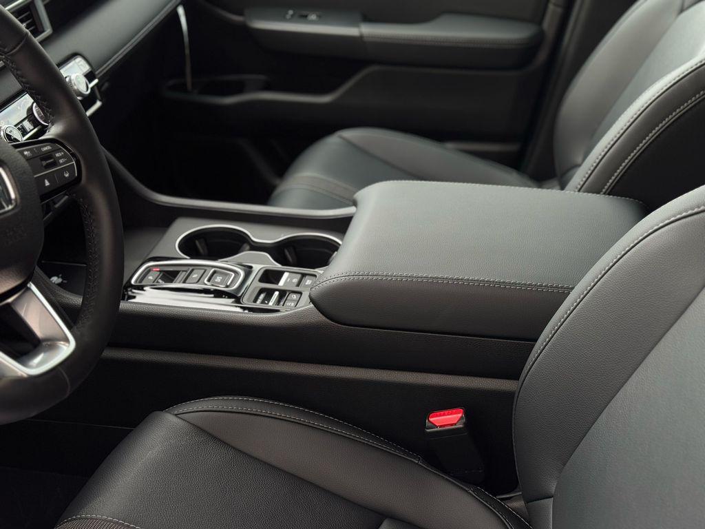 used 2025 Honda Pilot car, priced at $42,086