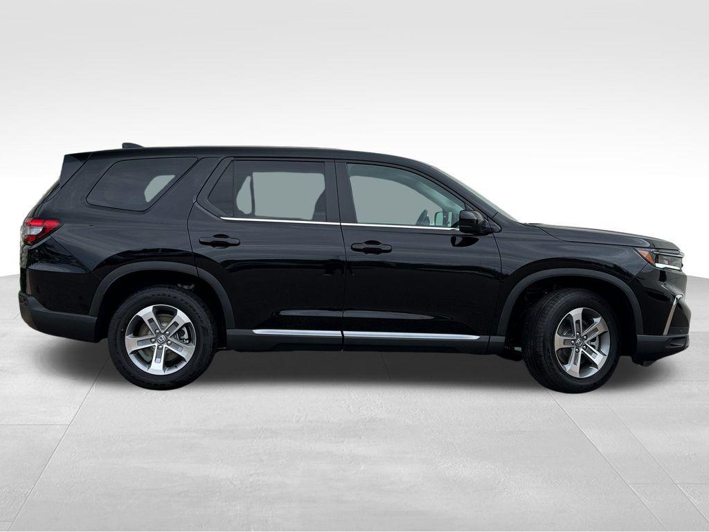 used 2025 Honda Pilot car, priced at $42,086