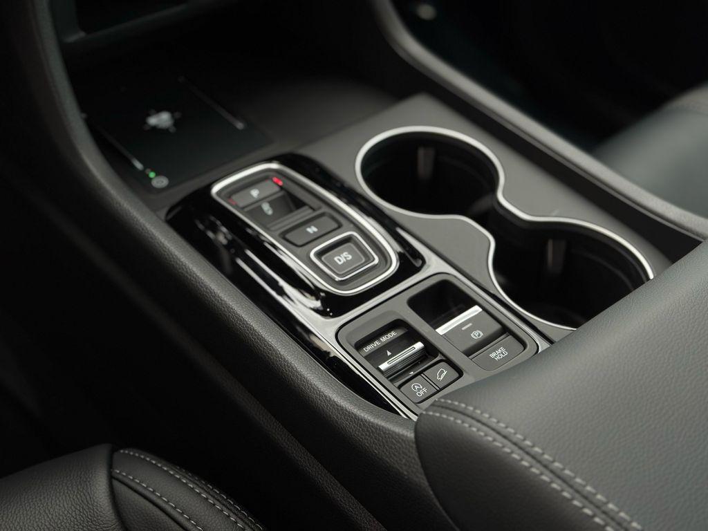 used 2025 Honda Pilot car, priced at $42,086