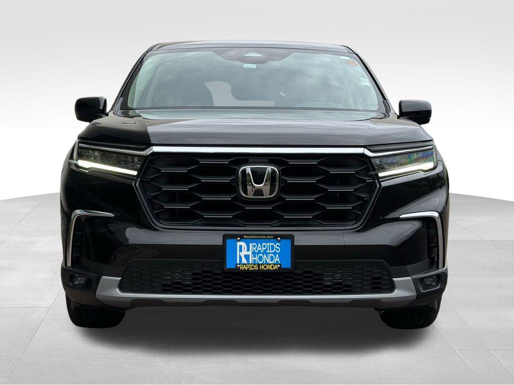 used 2025 Honda Pilot car, priced at $42,086