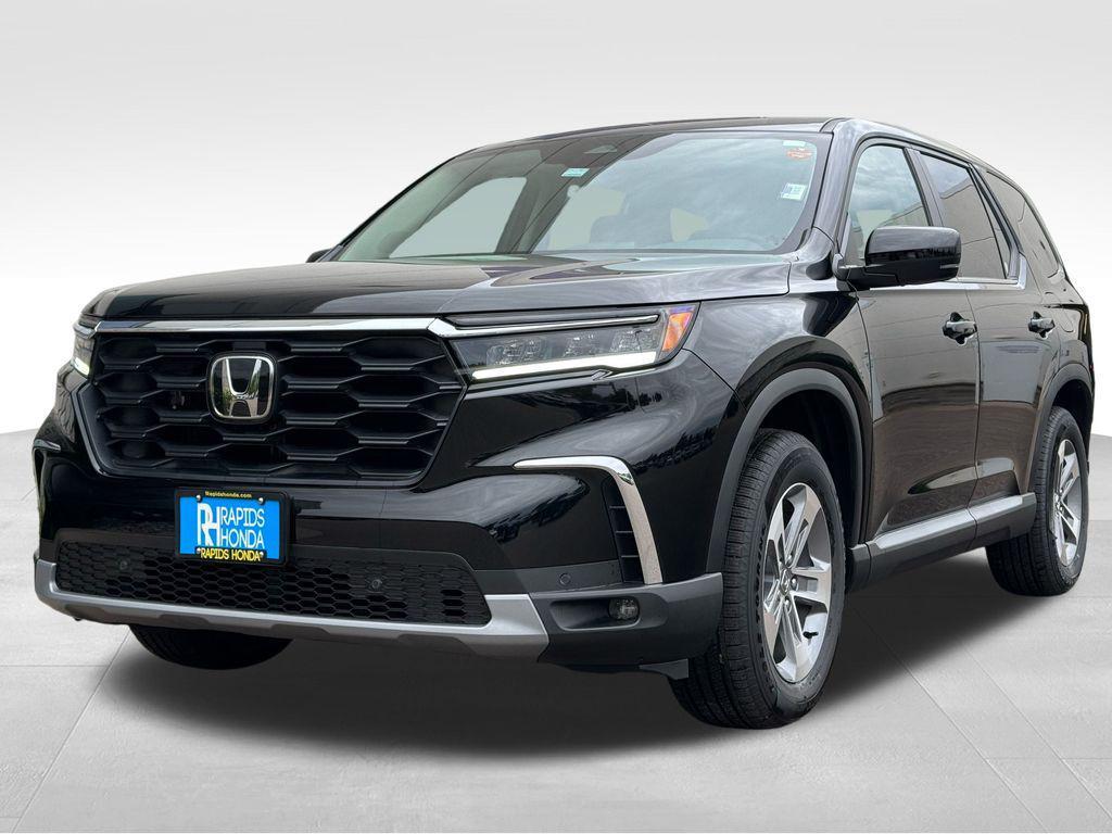 used 2025 Honda Pilot car, priced at $42,086