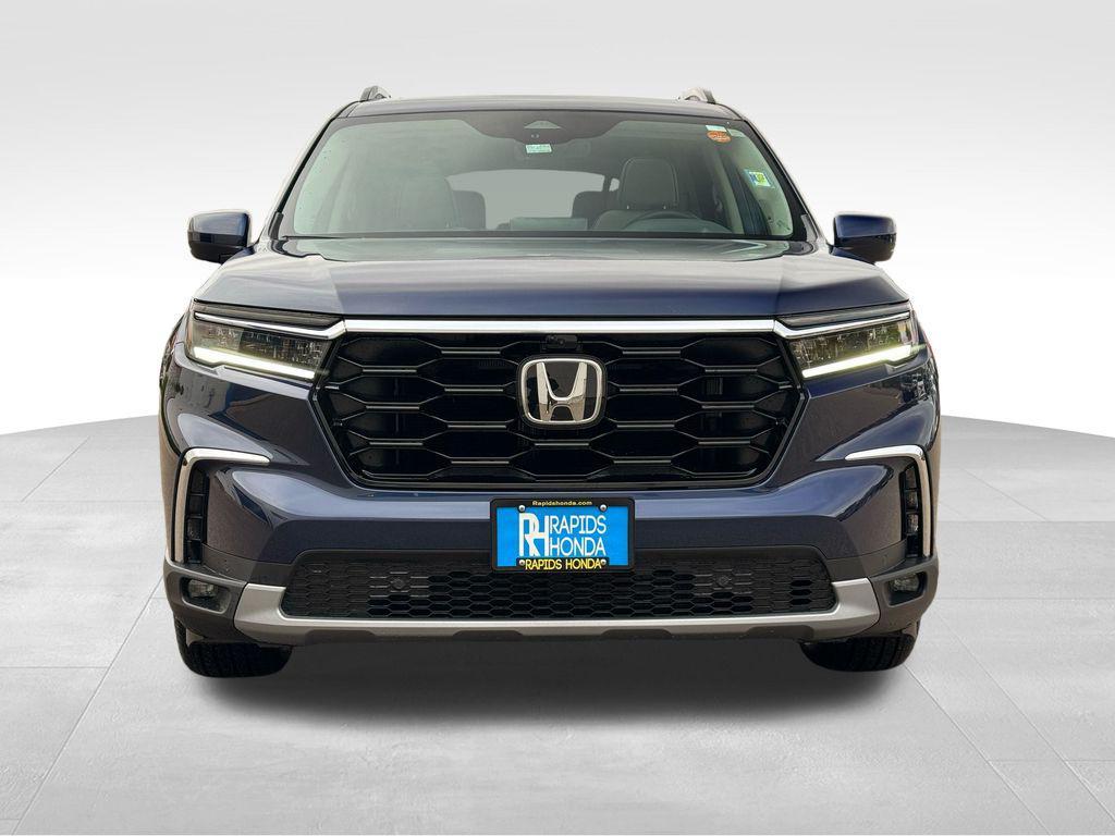 used 2025 Honda Pilot car, priced at $47,622