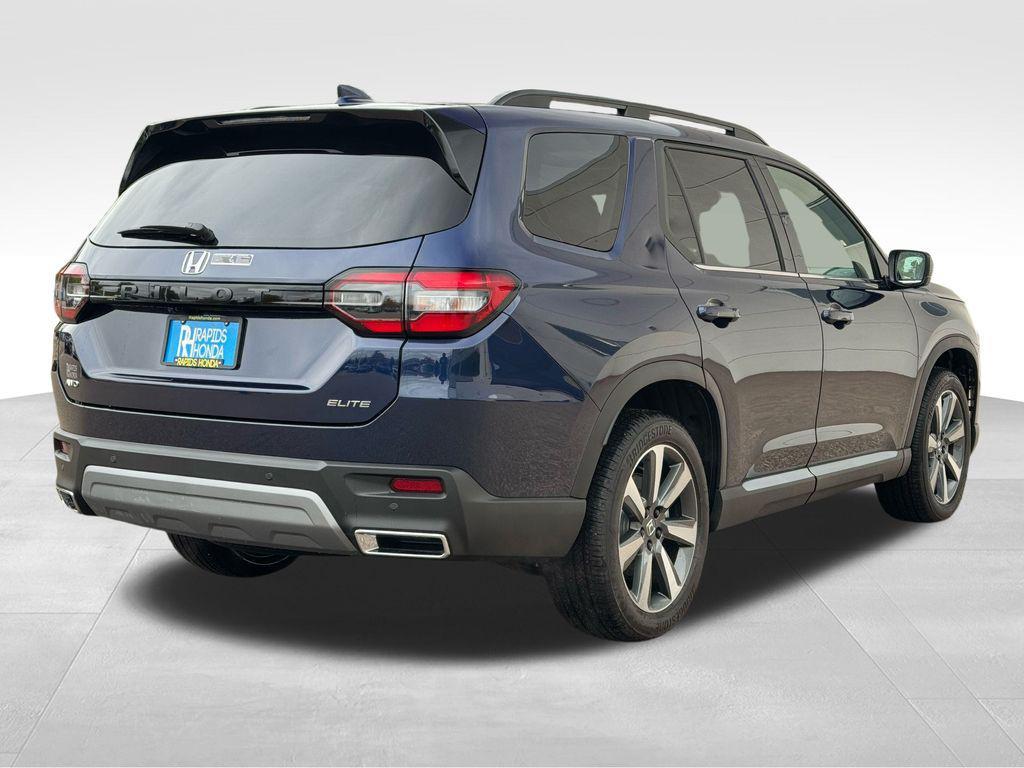 used 2025 Honda Pilot car, priced at $47,622