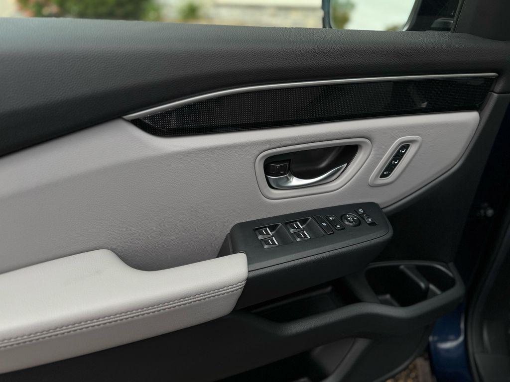 used 2025 Honda Pilot car, priced at $47,622