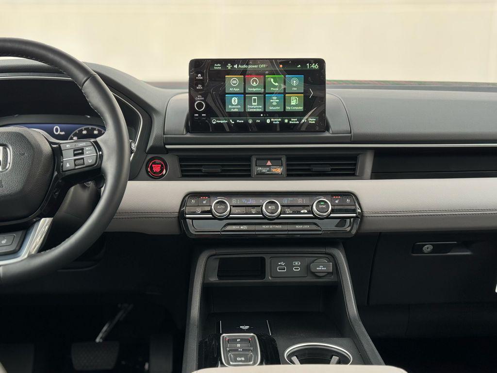 used 2025 Honda Pilot car, priced at $47,622