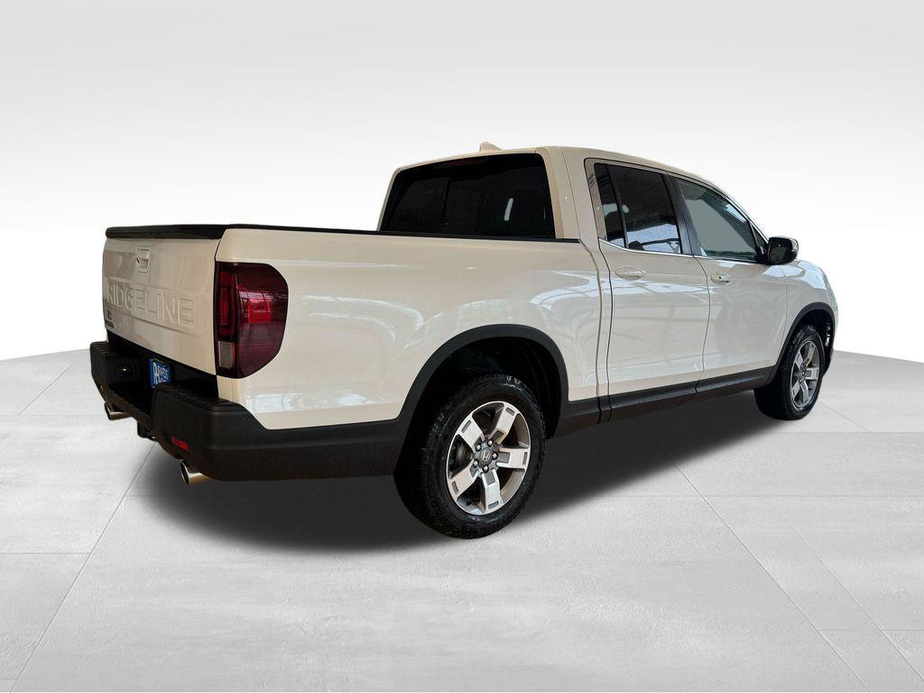 used 2025 Honda Ridgeline car, priced at $37,932