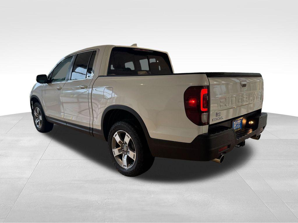 used 2025 Honda Ridgeline car, priced at $37,932