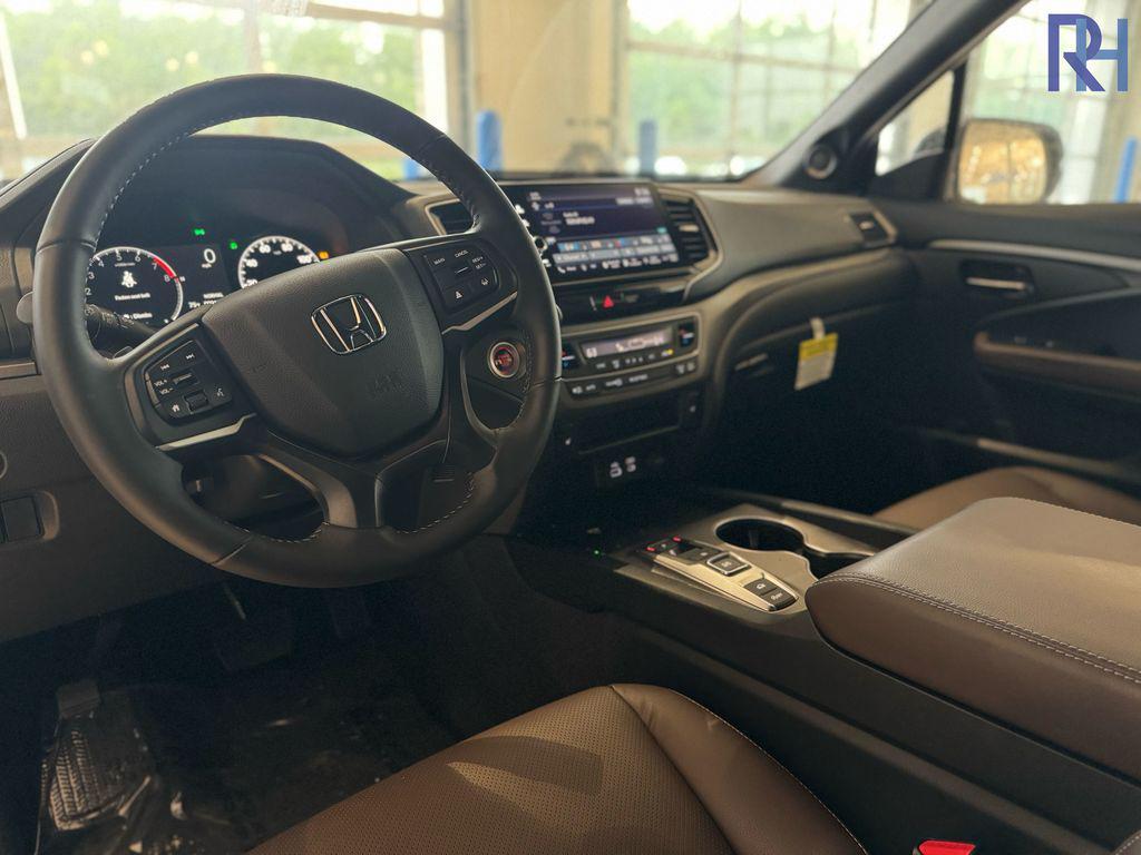used 2025 Honda Ridgeline car, priced at $38,561