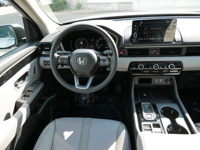 used 2025 Honda Pilot car, priced at $44,288