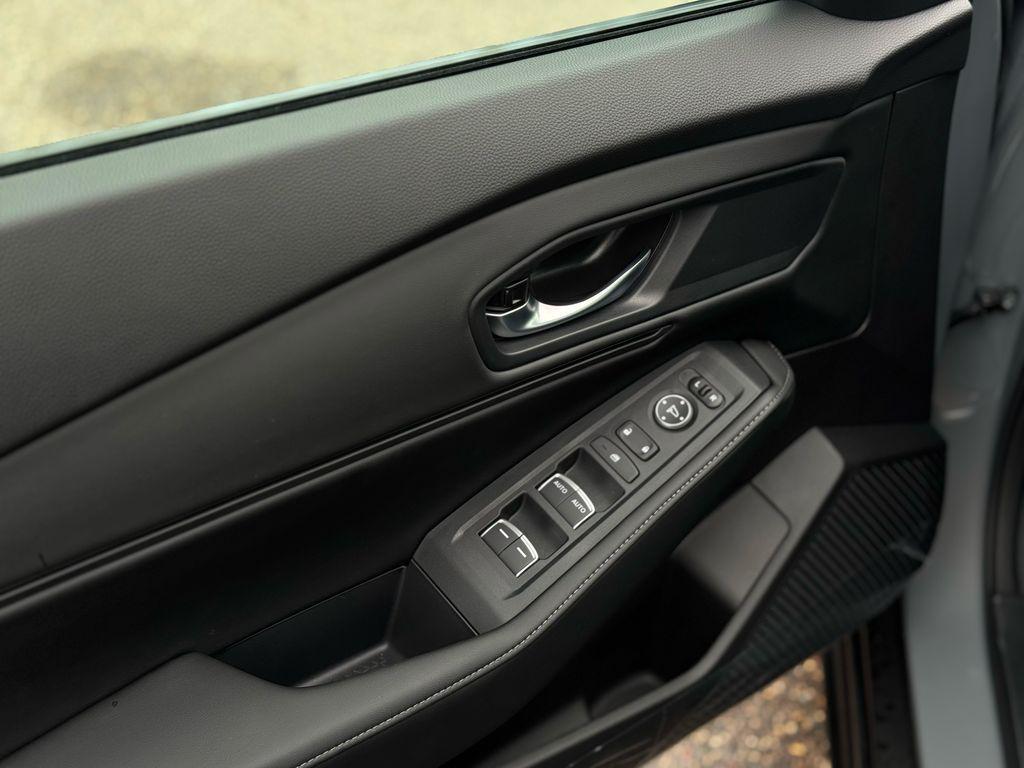 new 2025 Honda Accord Hybrid car, priced at $33,655