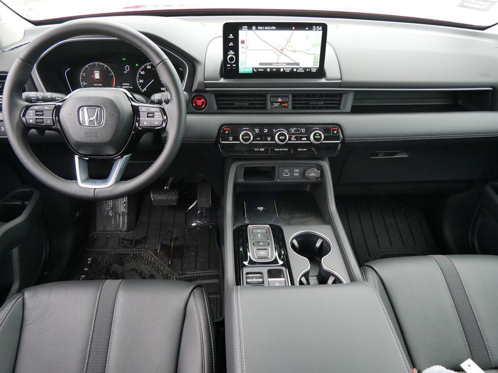 new 2025 Honda Pilot car, priced at $47,276