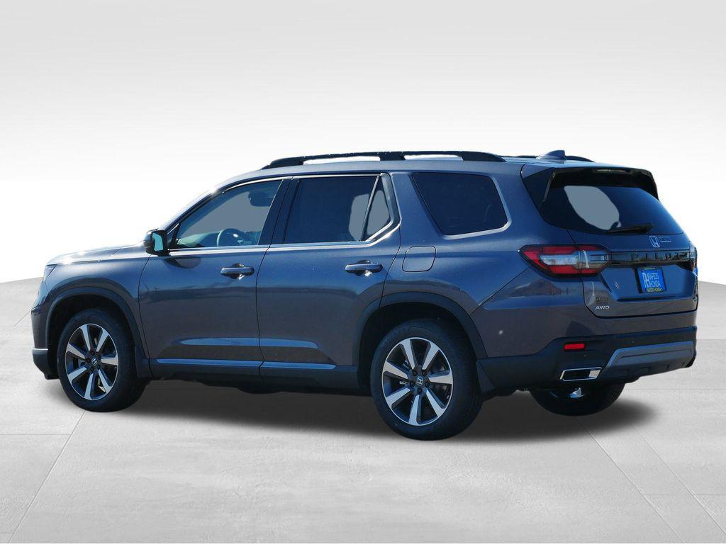 new 2025 Honda Pilot car, priced at $47,276