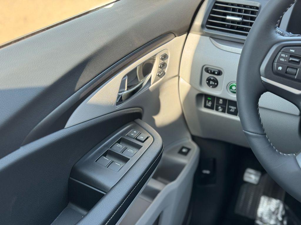 new 2025 Honda Ridgeline car, priced at $42,380