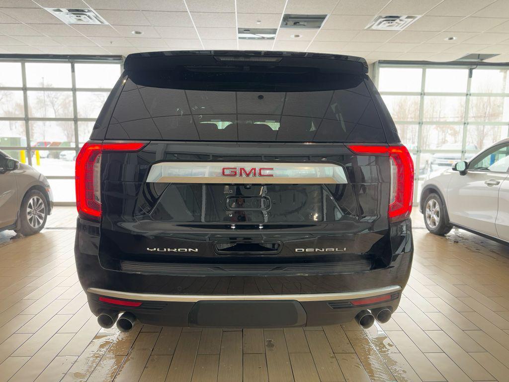 used 2022 GMC Yukon XL car, priced at $57,786