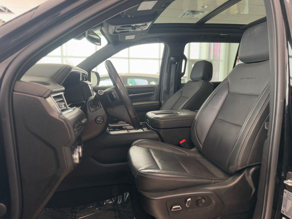 used 2022 GMC Yukon XL car, priced at $57,786