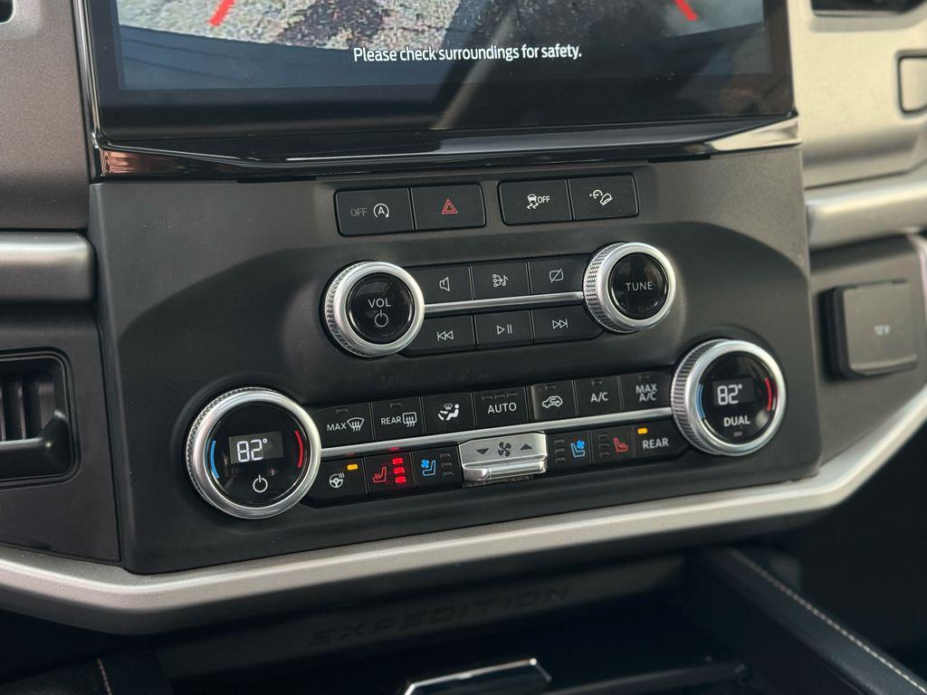 used 2024 Ford Expedition car, priced at $53,225