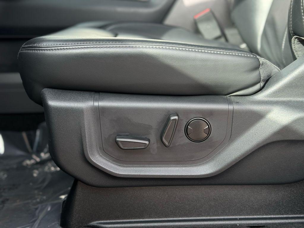 used 2024 Ford Expedition car, priced at $53,225