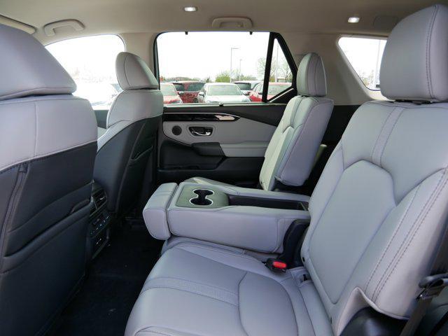new 2025 Honda Pilot car, priced at $45,686