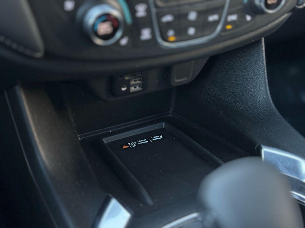 used 2023 Chevrolet Traverse car, priced at $42,000