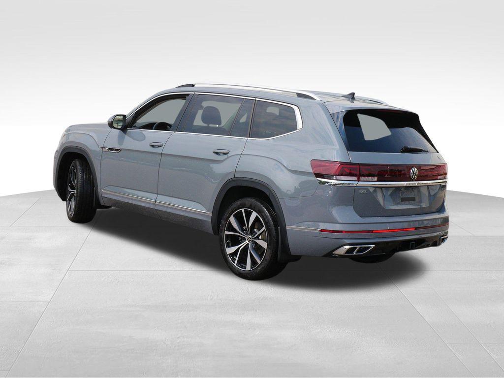 used 2025 Volkswagen Atlas car, priced at $43,452