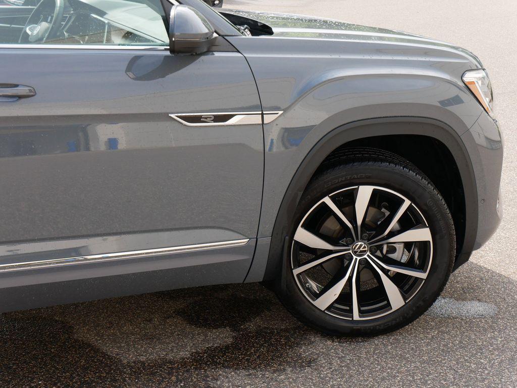 used 2025 Volkswagen Atlas car, priced at $43,452