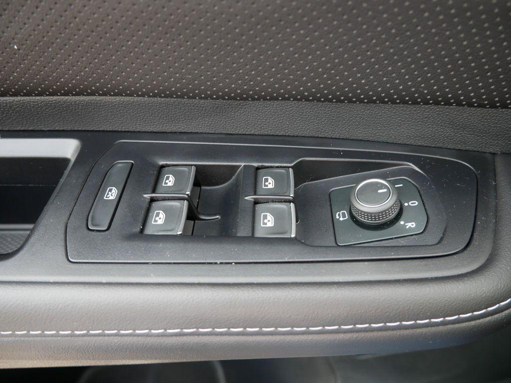 used 2025 Volkswagen Atlas car, priced at $43,452