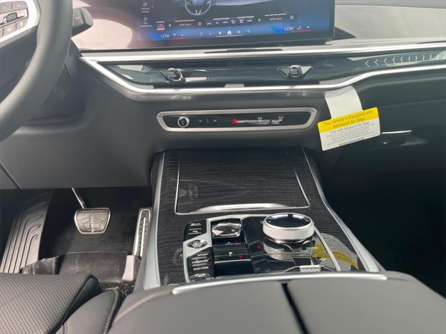 new 2026 BMW X7 car, priced at $96,290