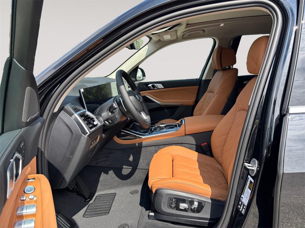 new 2026 BMW X7 car, priced at $95,780