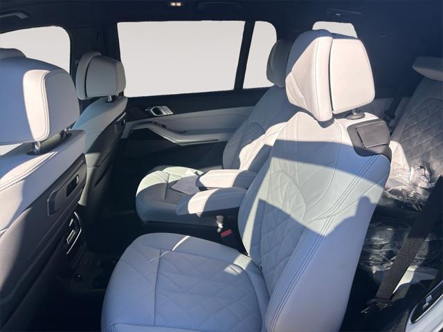 new 2025 BMW X7 car, priced at $95,220