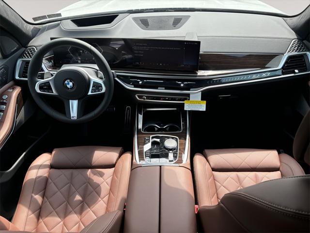 new 2025 BMW X7 car, priced at $93,770