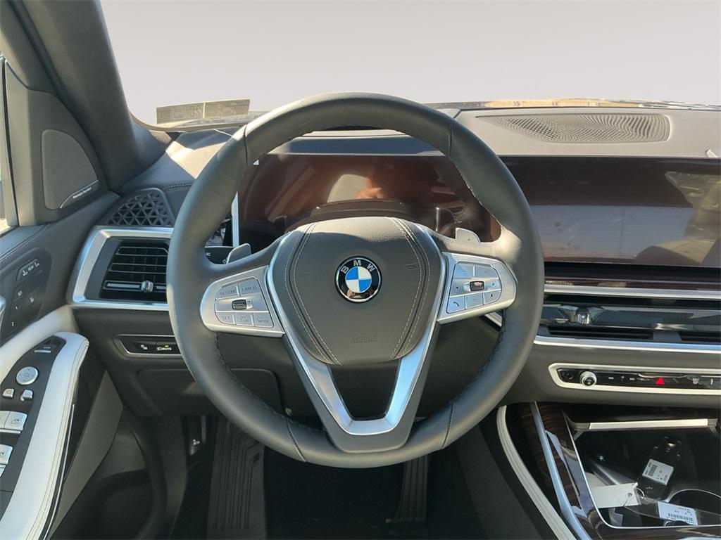 new 2026 BMW X7 car, priced at $98,780