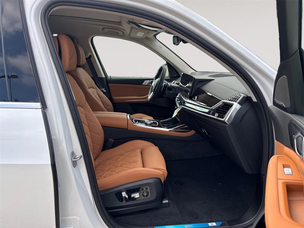 new 2026 BMW X7 car, priced at $93,280