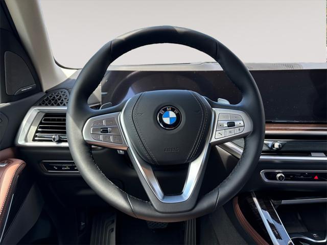 new 2025 BMW X7 car, priced at $92,070