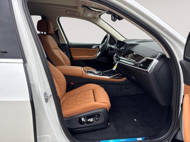 new 2026 BMW X7 car, priced at $93,040