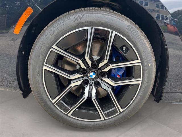new 2025 BMW 760 car, priced at $137,025
