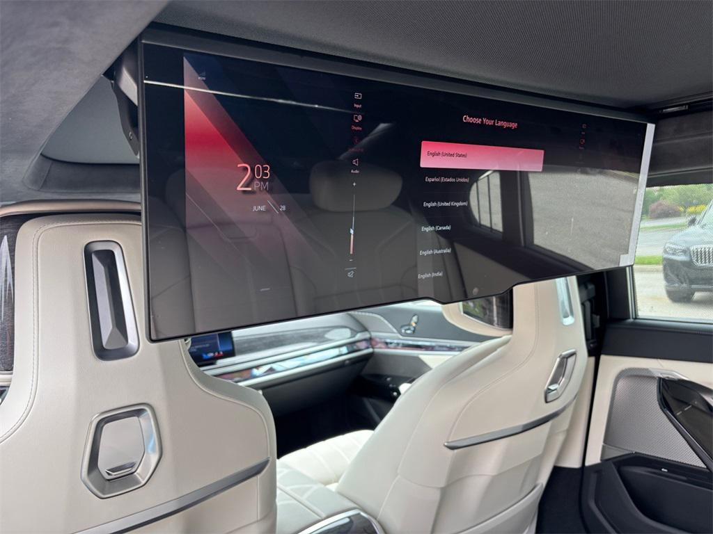 new 2025 BMW 760 car, priced at $137,025