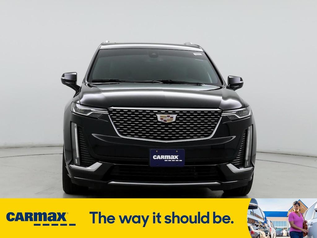 used 2022 Cadillac XT6 car, priced at $33,998