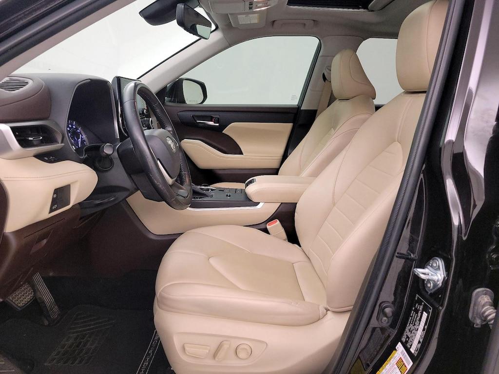 used 2022 Toyota Highlander car, priced at $32,998